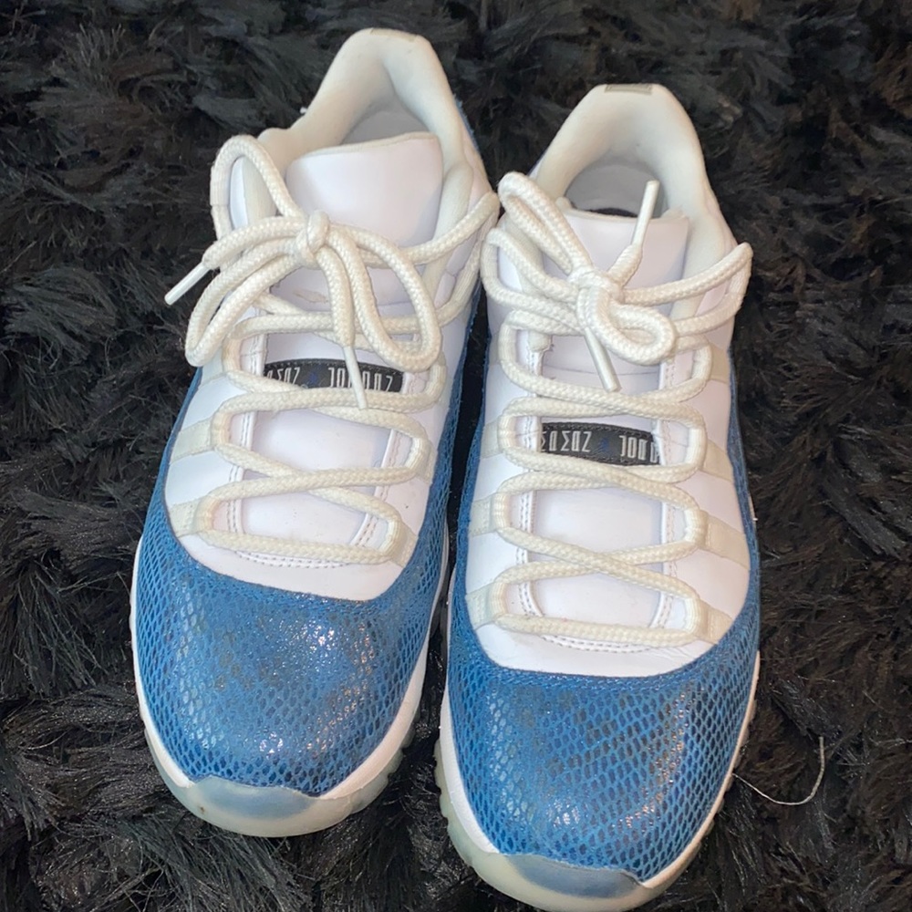 Jordan’s 11 low top blue white